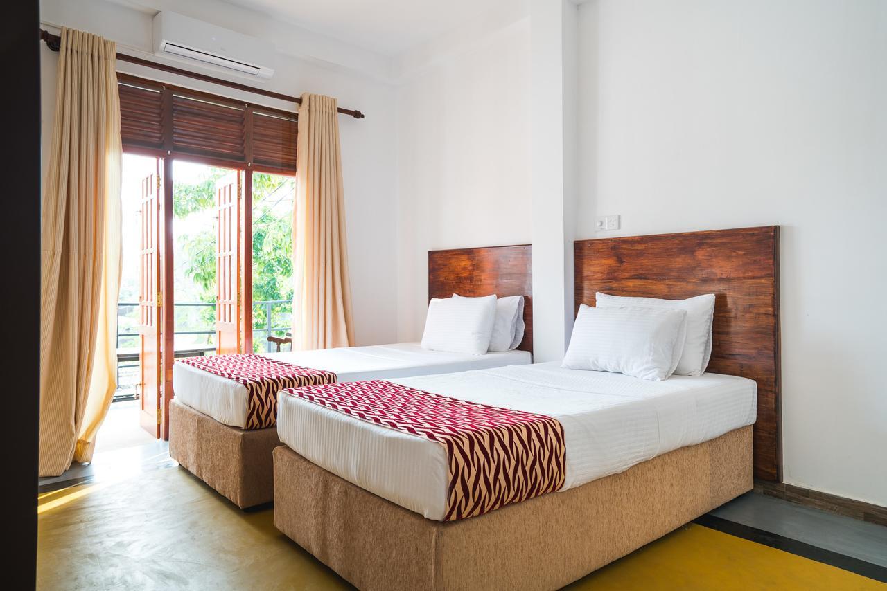 Ocean Bay Surf Resort Weligama Exterior foto