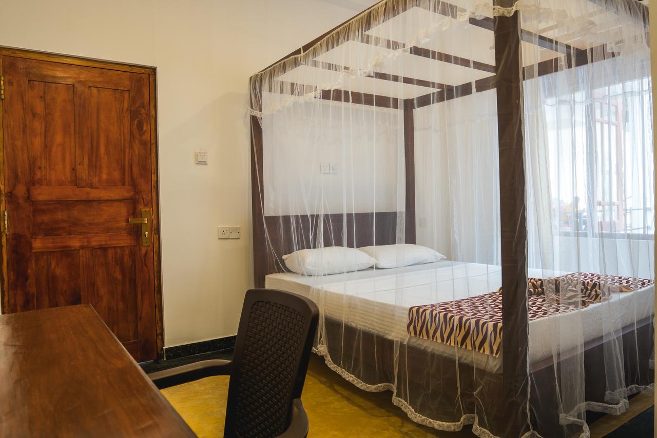 Ocean Bay Surf Resort Weligama Exterior foto