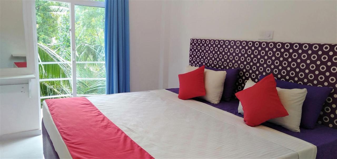 Ocean Bay Surf Resort Weligama Exterior foto